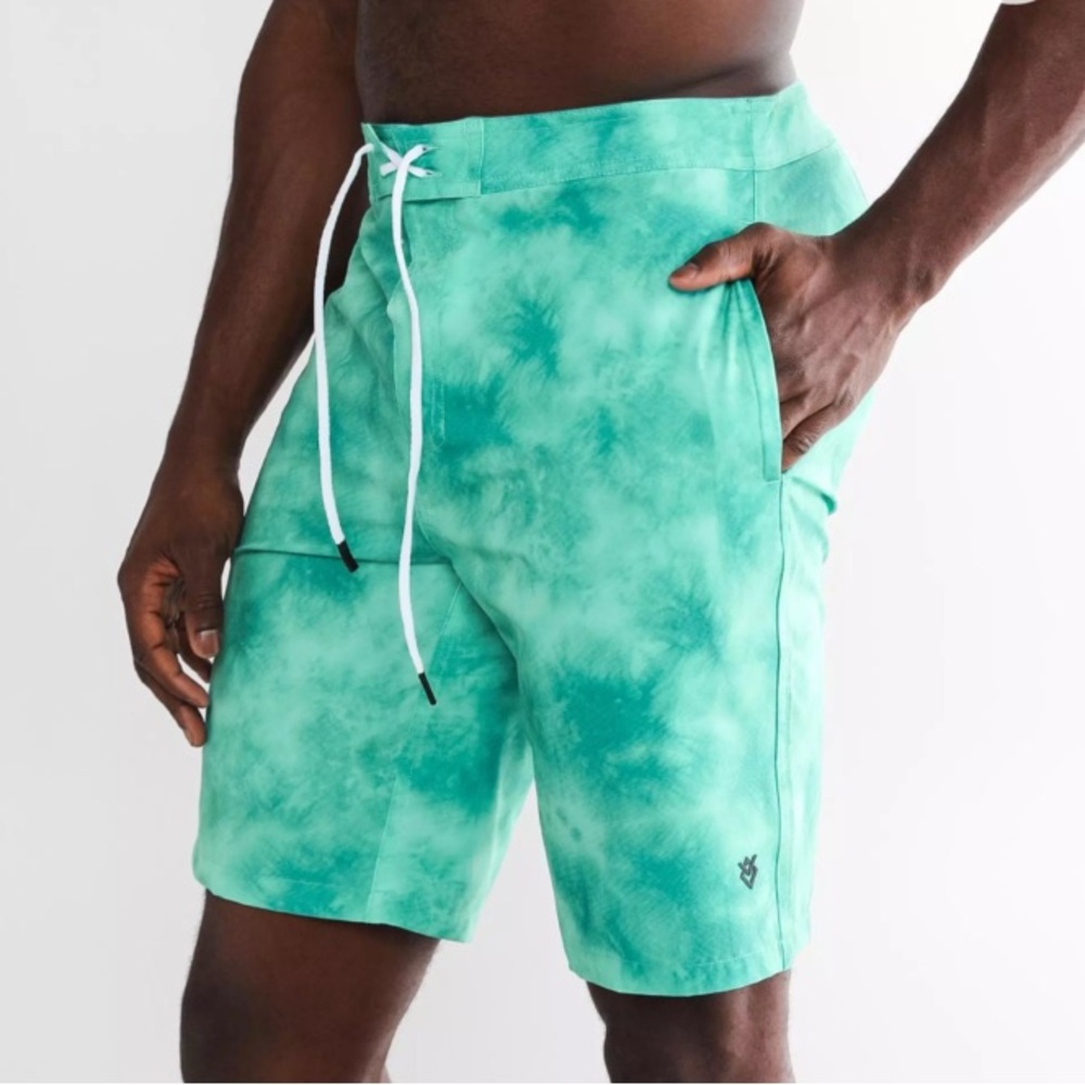 VEECE~Board Shorts / Stretch / Like New